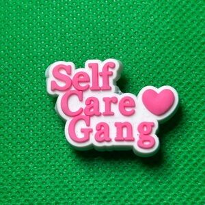 🌼 (5/$10 or 10/$15) NEW “Breast Cancer” 🎀 Croc Charm Collection